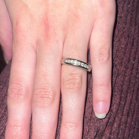 Beautiful wedding ring set with appraisal for band - Picture 2 of 4